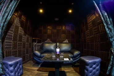 Интерьер стриптиз клуба